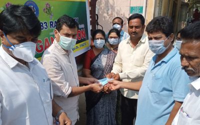 Manam SSC distributed 300 Non- Surgical Masks to the needy